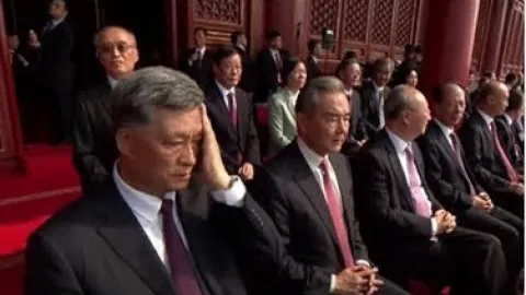 “76人三连败后恩比德发声，乔治恐悔不当初”